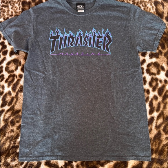 Thrasher Tops - Thrasher Graphic Tee in Gray